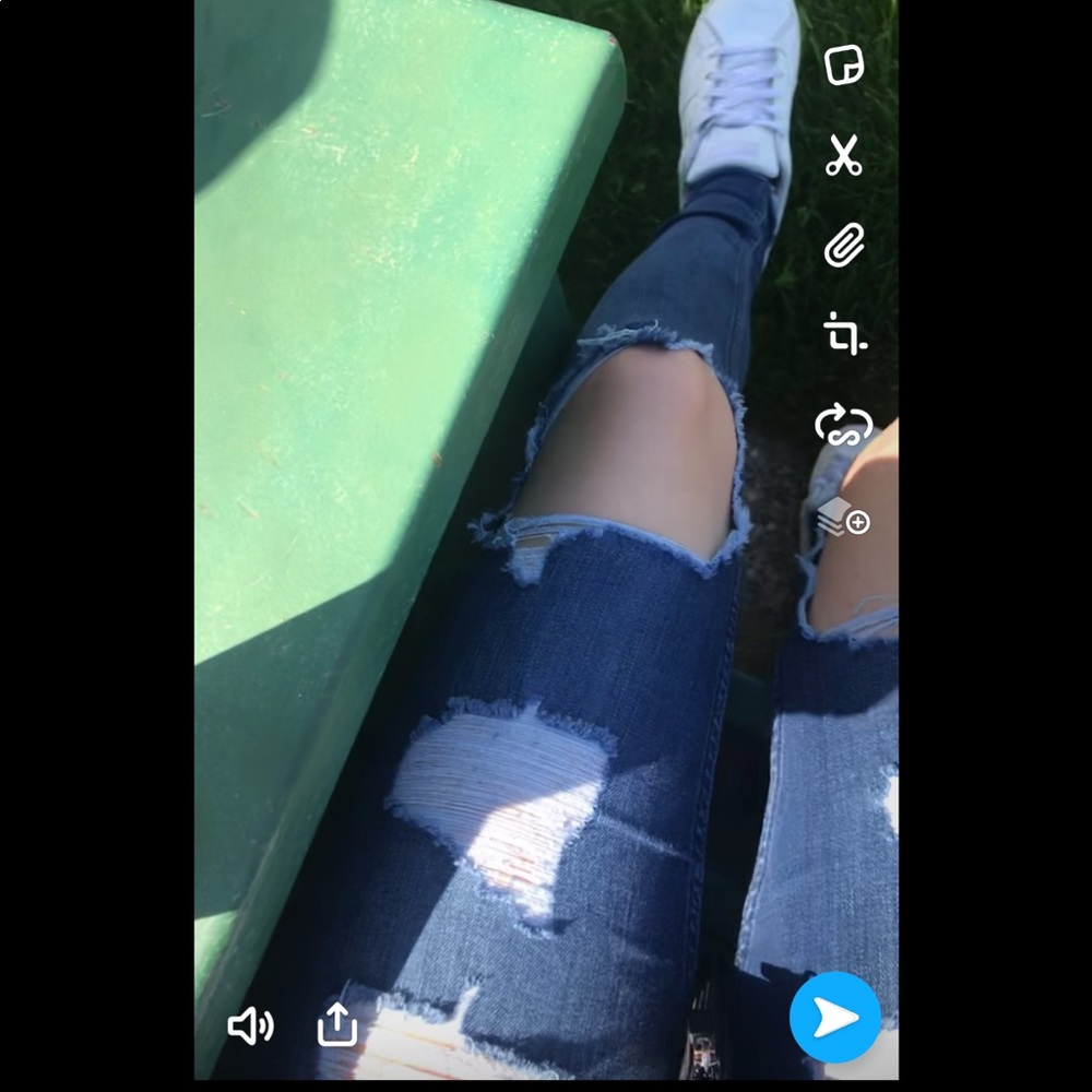 🌻Hollister Distressed Jeans